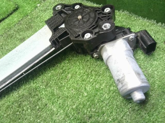 アコード DAA-CR6 右フロントドアレギュレーターモーター 運転席側　72210-T2M-T11 自社品番250097