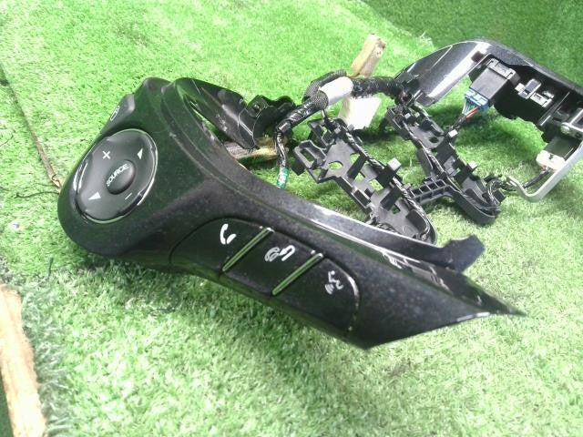 アコード DAA-CR6 ステアリング ハンドルスイッチ 35880-T2A-A01 自社品番250097