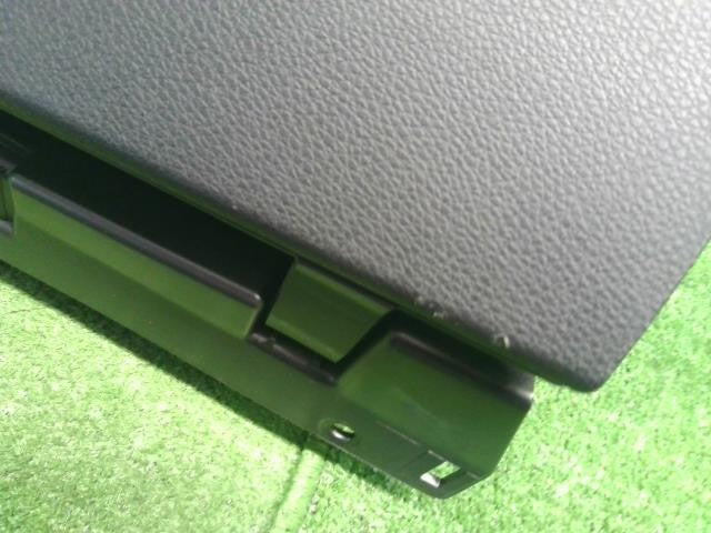 アコード DAA-CR6 グローブBOX 下側　77510-T2M-T01ZB 自社品番250097