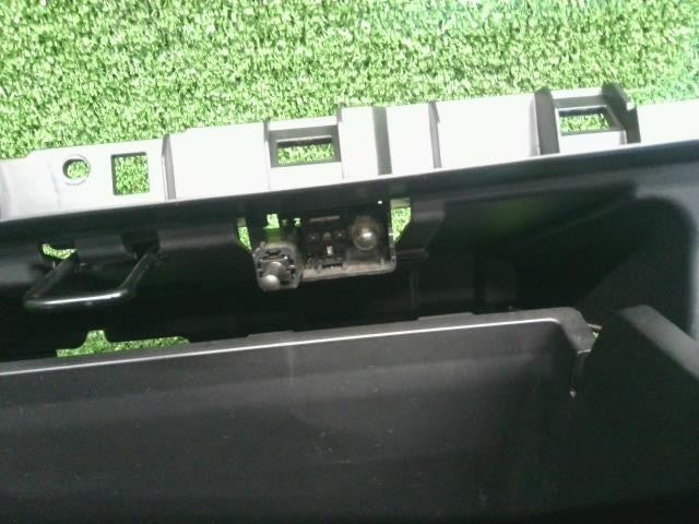 アコード DAA-CR6 グローブBOX 下側　77510-T2M-T01ZB 自社品番250097