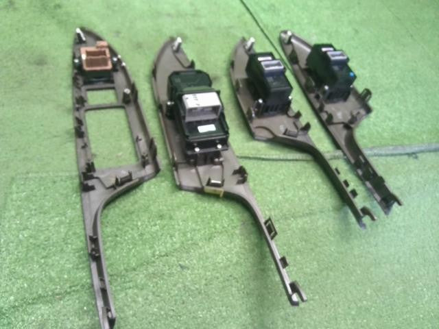 アコード DAA-CR6 木目調パネル　パワーウィンドウSWカバー　インナーハンドル枠 83542-T2M-S51ZA 自社品番250097