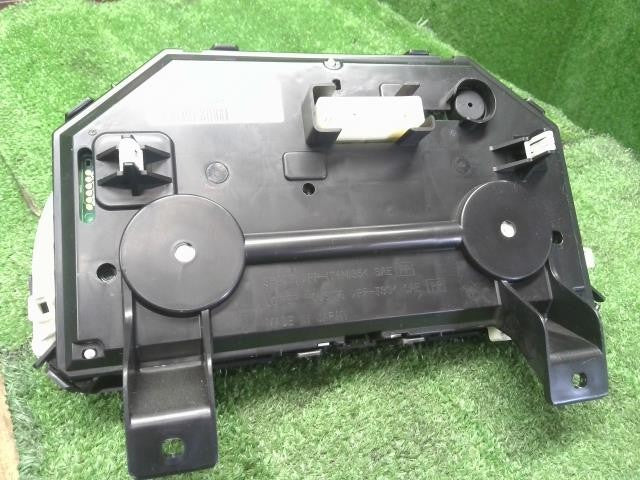 キューブ DBA-Z12 スピードメーター デジタル　24820-1FU5A 自社品番250098