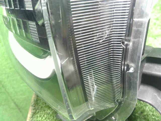 タント 6BA-LA660S 右ヘッドランプ　右ヘッドライト　運転席側　LED　コイト100-69074　 81130-B2720 自社品番250102