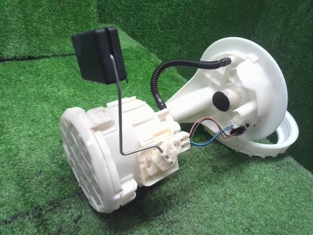 タント 6BA-LA660S フューエルポンプ　燃料ポンプ 23210-B2360 自社品番250102