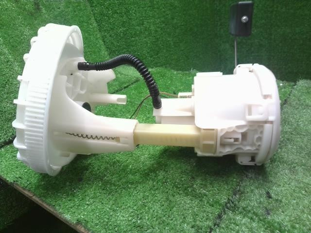 タント 6BA-LA660S フューエルポンプ　燃料ポンプ 23210-B2360 自社品番250102