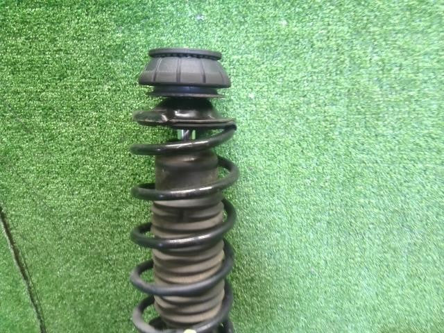 タント 6BA-LA660S 左フロントストラット　ショック　スプリング　バネ　助手席側　 48520-B9325 自社品番250102