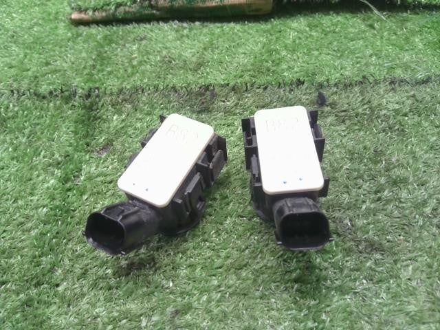 タント 6BA-LA660S フロントバンパー　ソナー２個 89341-B2060-J0 自社品番250102