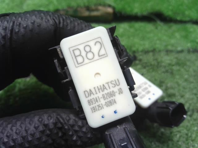 タント 6BA-LA660S フロントバンパー　ソナー２個 89341-B2060-J0 自社品番250102