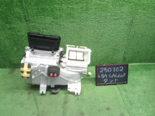 タント 6BA-LA660S カーヒーターケース エキパン　エバポレーター　ヒーターコア差込口　87010-B2D50 自社品番250102