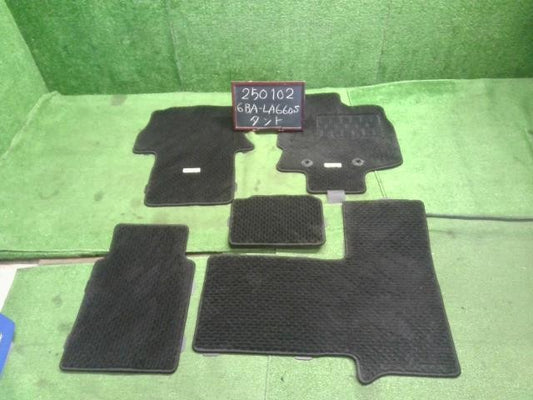 タント 6BA-LA660S ダイハツ純正フロアマット フロント　リア　1台分　ロゴ入　運転席側　助手席側 　自社品番250102