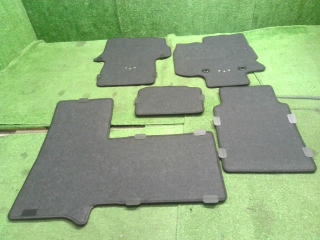 タント 6BA-LA660S ダイハツ純正フロアマット フロント　リア　1台分　ロゴ入　運転席側　助手席側 　自社品番250102