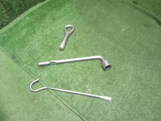 タント 6BA-LA660S 車載工具 純正　パンク修理材　コンプレッサー　パンダジャッキ　ケースセット09111-B2011 自社品番250102