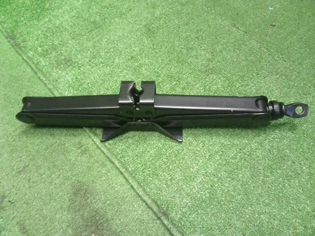 タント 6BA-LA660S 車載工具 純正　パンク修理材　コンプレッサー　パンダジャッキ　ケースセット09111-B2011 自社品番250102