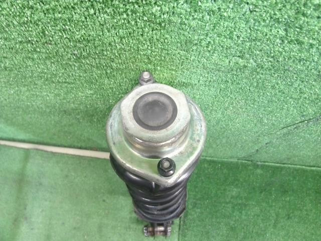 ムーヴ DBA-LA110S 左フロントストラット ショック　助手席側　トキコ　48520-B2C40 自社品番250103