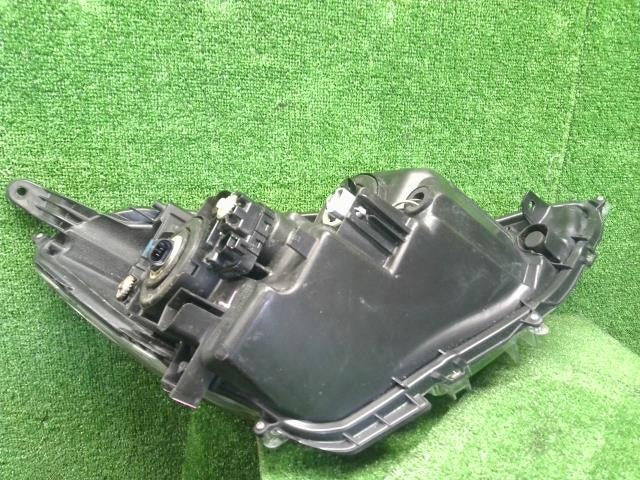 アクア DAA-NHP10 左ヘッドランプ　ヘッドライト　助手席側　コイト　52-291 81150-52K40 自社品番250106