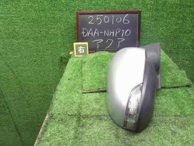 アクア DAA-NHP10 右 運転席 ドアミラー サイドミラー　ウィンカー　1F7　TOKAIRIKA　87910-52F40 自社品番250106