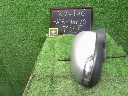 アクア DAA-NHP10 右 運転席 ドアミラー サイドミラー　ウィンカー　1F7　TOKAIRIKA　87910-52F40 自社品番250106