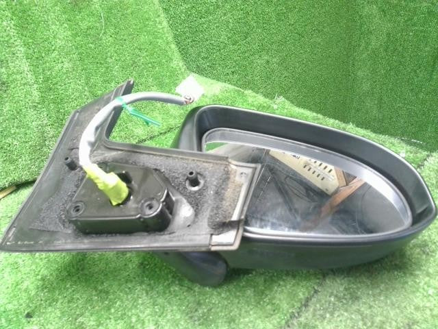 アクア DAA-NHP10 右 運転席 ドアミラー サイドミラー　ウィンカー　1F7　TOKAIRIKA　87910-52F40 自社品番250106