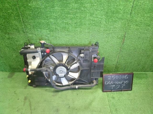 アクア DAA-NHP10 7枚羽　ラジエーター 電動ファン　2WD　16400-21330 422134-8630　自社品番250106