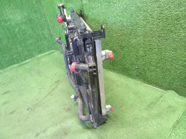 アクア DAA-NHP10 7枚羽　ラジエーター 電動ファン　2WD　16400-21330 422134-8630　自社品番250106