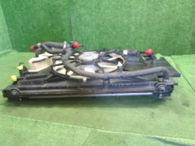 アクア DAA-NHP10 7枚羽　ラジエーター 電動ファン　2WD　16400-21330 422134-8630　自社品番250106