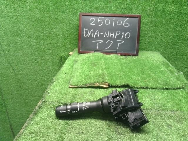 アクア DAA-NHP10　ワイパースイッチ　 ディマースイッチ　コンビネーション　TOKAIRIKA　 84652-42132 自社品番250106