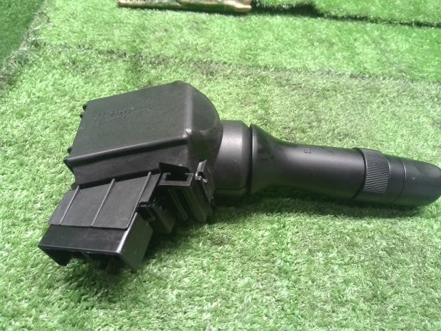 アクア DAA-NHP10　ワイパースイッチ　 ディマースイッチ　コンビネーション　TOKAIRIKA　 84652-42132 自社品番250106