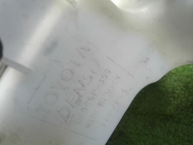 アクア DAA-NHP10 ウォッシャータンク　フロントリア用　 DENSO　060851-399　85315-52440 自社品番250106