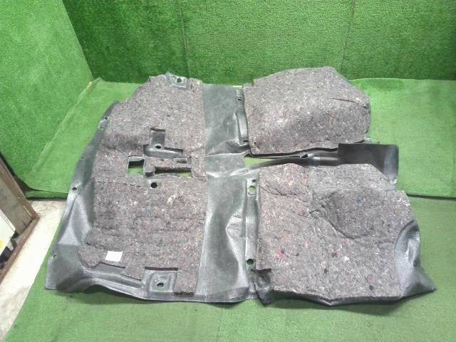 ジムニー ABA-JB23W フロアカーペット 75150-81AE1-R3F 自社品番250110