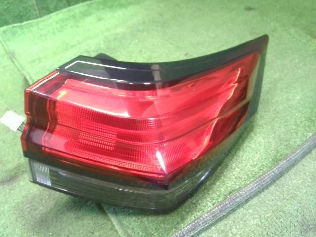 ノート 6AA-E13 右テールランプ 右テールライト　イチコD268　26550-6XK0A 自社品番250111　初度登録R4年　品番参考程度クレーム対象外