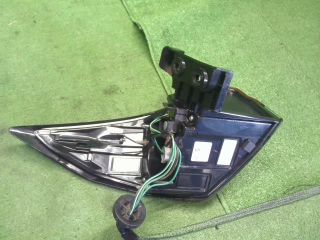 ノート 6AA-E13 右テールランプ 右テールライト　イチコD268　26550-6XK0A 自社品番250111　初度登録R4年　品番参考程度クレーム対象外