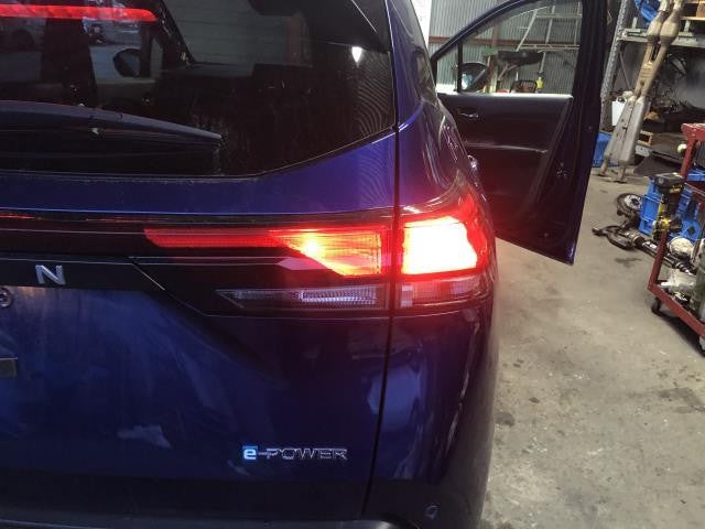 ノート 6AA-E13 右テールランプ 右テールライト　イチコD268　26550-6XK0A 自社品番250111　初度登録R4年　品番参考程度クレーム対象外