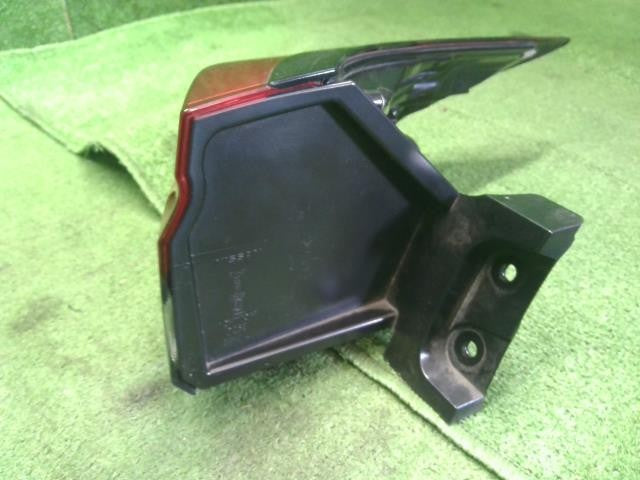 ノート 6AA-E13 左テールランプ　左テールライト イチコD268　26555-6XK0A 自社品番250111　初度登録R4年　品番参考程度クレーム対象外