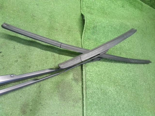 ノート 6AA-E13 フロントワイパーアーム左右セット　MITSUBA　自社品番250111