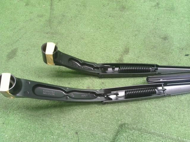 ノート 6AA-E13 フロントワイパーアーム左右セット　MITSUBA　自社品番250111