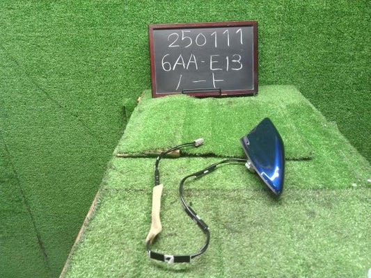 ノート 6AA-E13 日産純正　ルーフアンテナ　シャークアンテナ  自社品番250111