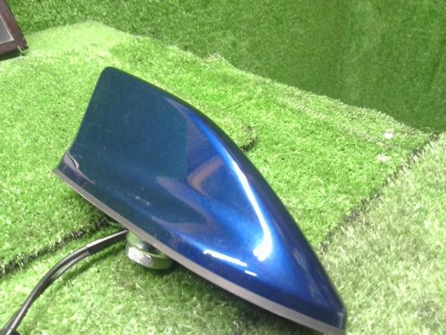 ノート 6AA-E13 日産純正　ルーフアンテナ　シャークアンテナ  自社品番250111