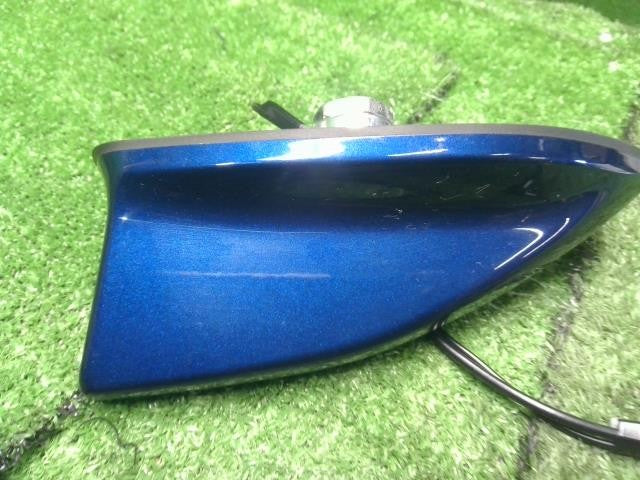 ノート 6AA-E13 日産純正　ルーフアンテナ　シャークアンテナ  自社品番250111