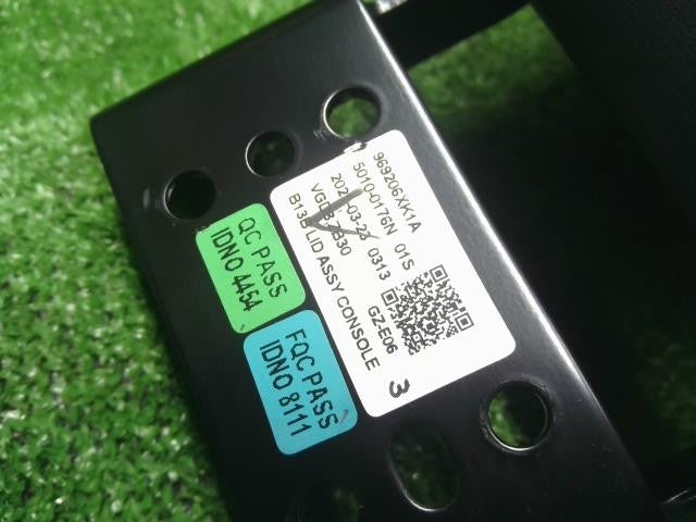 ノート 6AA-E13 コンソールボックスフタ 蓋 アームレスト 96920-6XK1A　自社品番250111