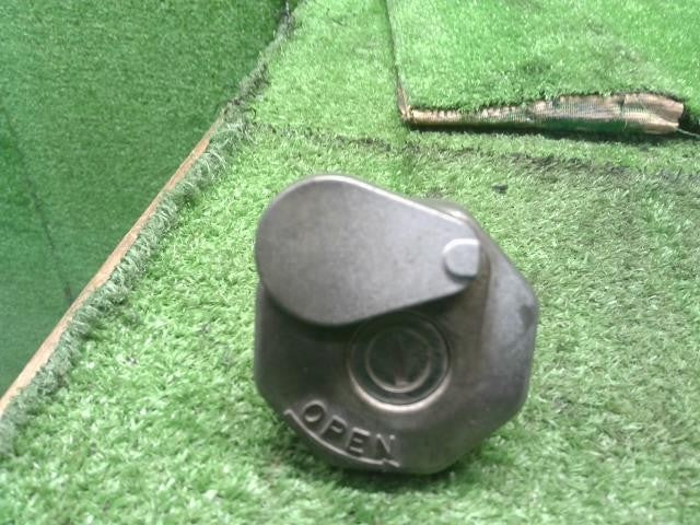 ミニキャブ V-U42T フューエルキャップ 給油キャップ  自社品番250114