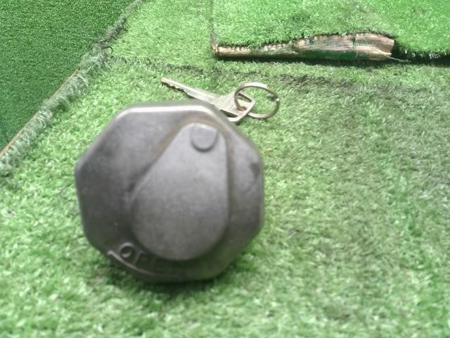 ミニキャブ V-U42T フューエルキャップ 給油キャップ  自社品番250114