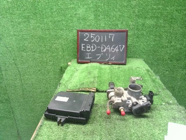 エブリィ EBD-DA64V エンジンコンピューター スロットルボディ　ECU　スロボ　33920-68H43 自社品番250117