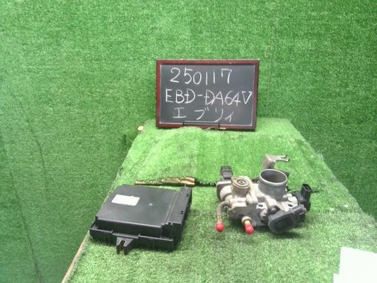 エブリィ EBD-DA64V エンジンコンピューター スロットルボディ　ECU　スロボ　33920-68H43 自社品番250117