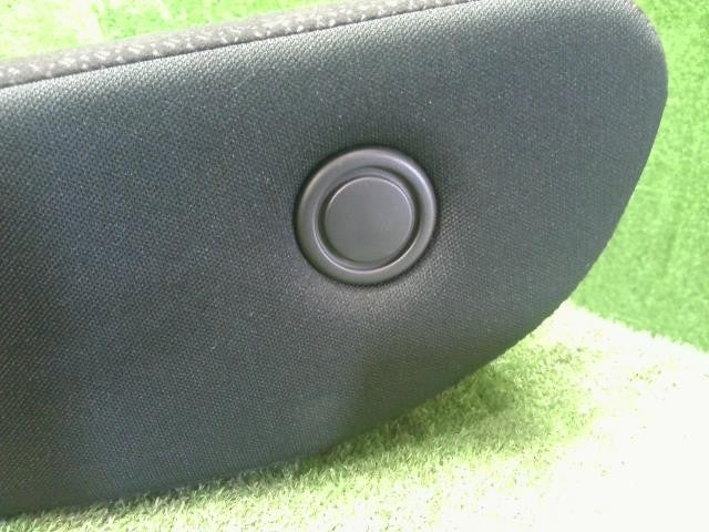 Ｎ−ＷＧＮ DBA-JH1 右フロントシートアームレスト　運転席側　ひじ掛け 81180-T6G-R41ZC 自社品番250123