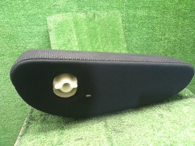 Ｎ−ＷＧＮ DBA-JH1 右フロントシートアームレスト　運転席側　ひじ掛け 81180-T6G-R41ZC 自社品番250123