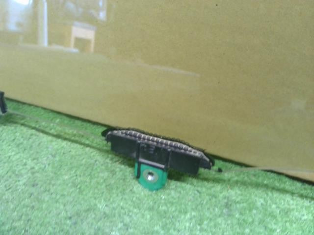 ポルテ DBA-NSP140 左フロントドアガラス 左Fドアガラス 助手席側 68104-52020 自社品番250130