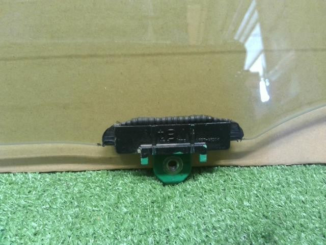 ポルテ DBA-NSP140 左フロントドアガラス 左Fドアガラス 助手席側 68104-52020 自社品番250130