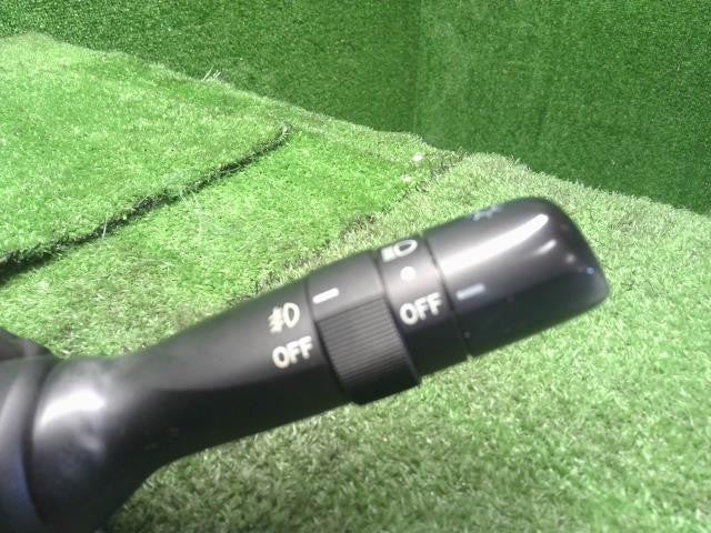 ポルテ DBA-NSP140 ライトスイッチ 84140-42070 自社品番250130