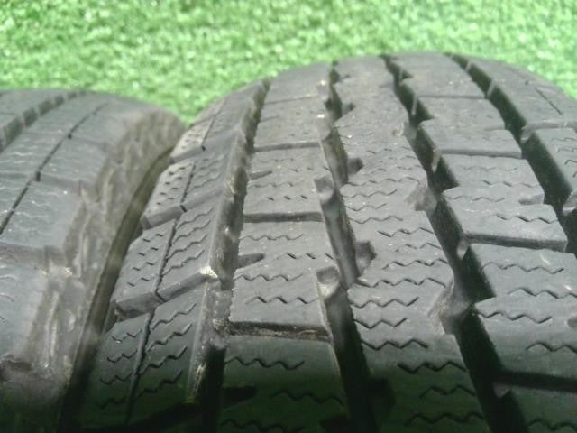 (2) 12インチ 冬 スタッドレスタイヤ 中古 22年 2本 145R12 ダンロップ キャリィトラック外し(250136)