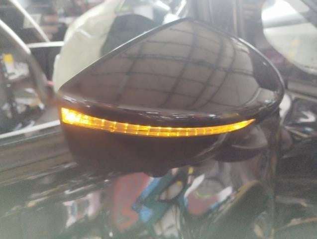 ノート DAA-HE12 右 運転席 ドアミラー　サイドミラー　ウィンカー　ムラカミG579  自社品番250139　色KH3